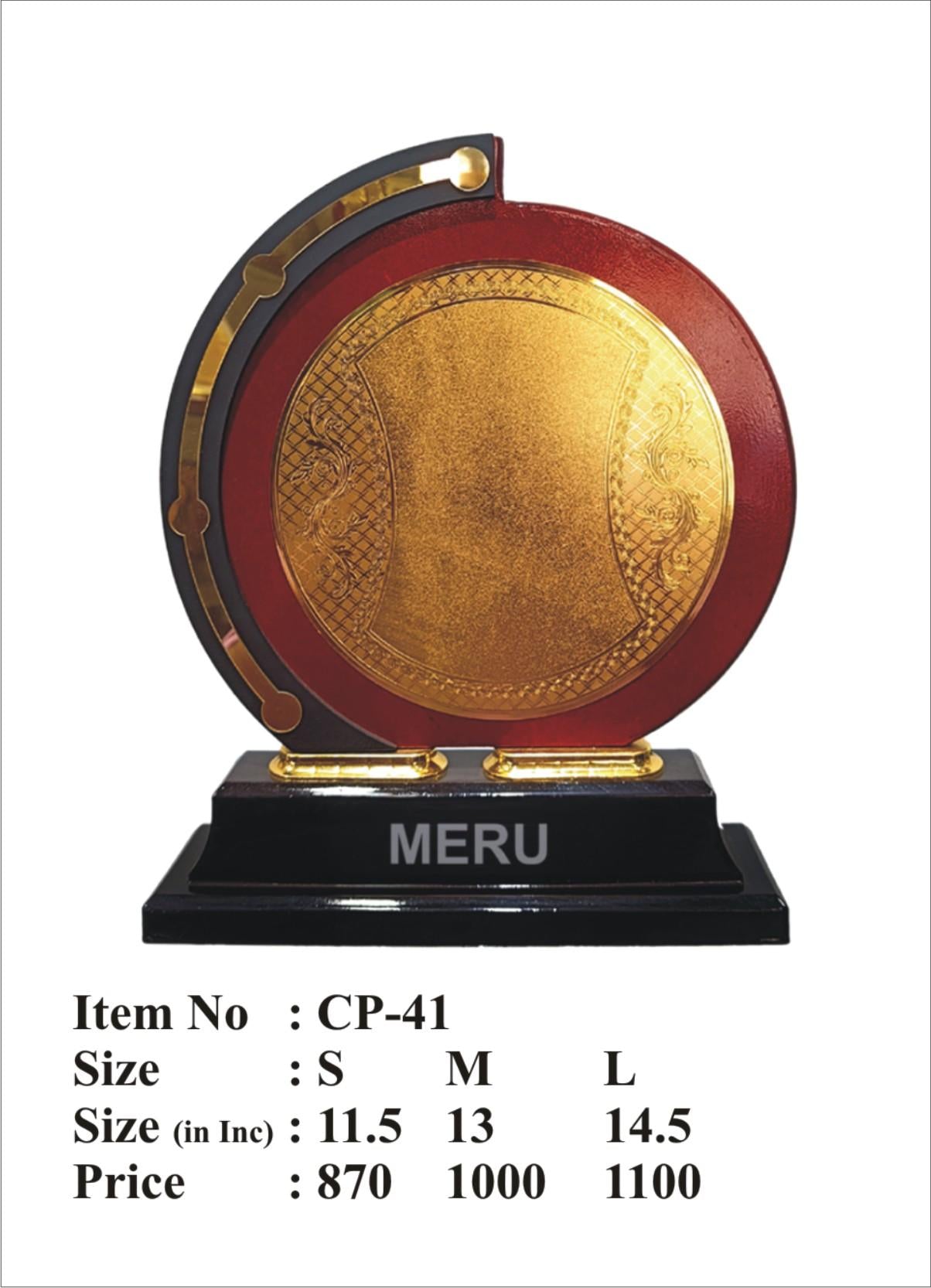 Elegant wooden memento