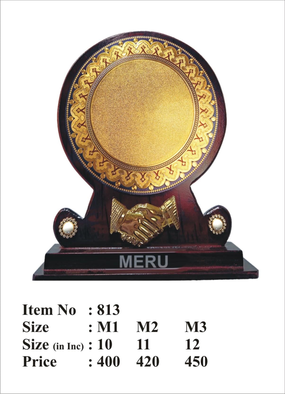 Wooden memento with golden plate
