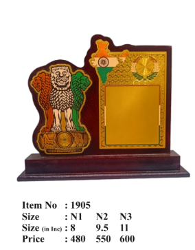 Wooden mementos featuring the Indian National Emblem