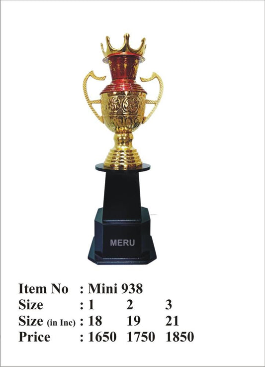 Gold and red Fibre-Trophy with a crown design.